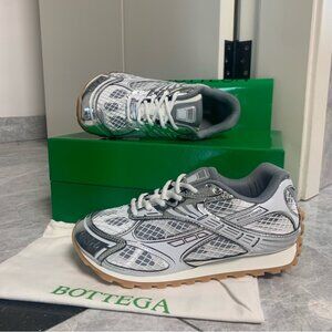 Bottega Veneta Orbit Leather Sneakers